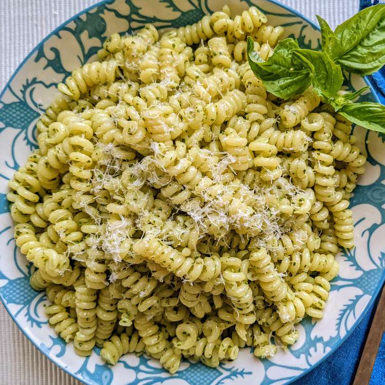 11887_pesto-pasta_Rita-1x1-1-501c953b29074ab193e2b5ad36e64648.jpg